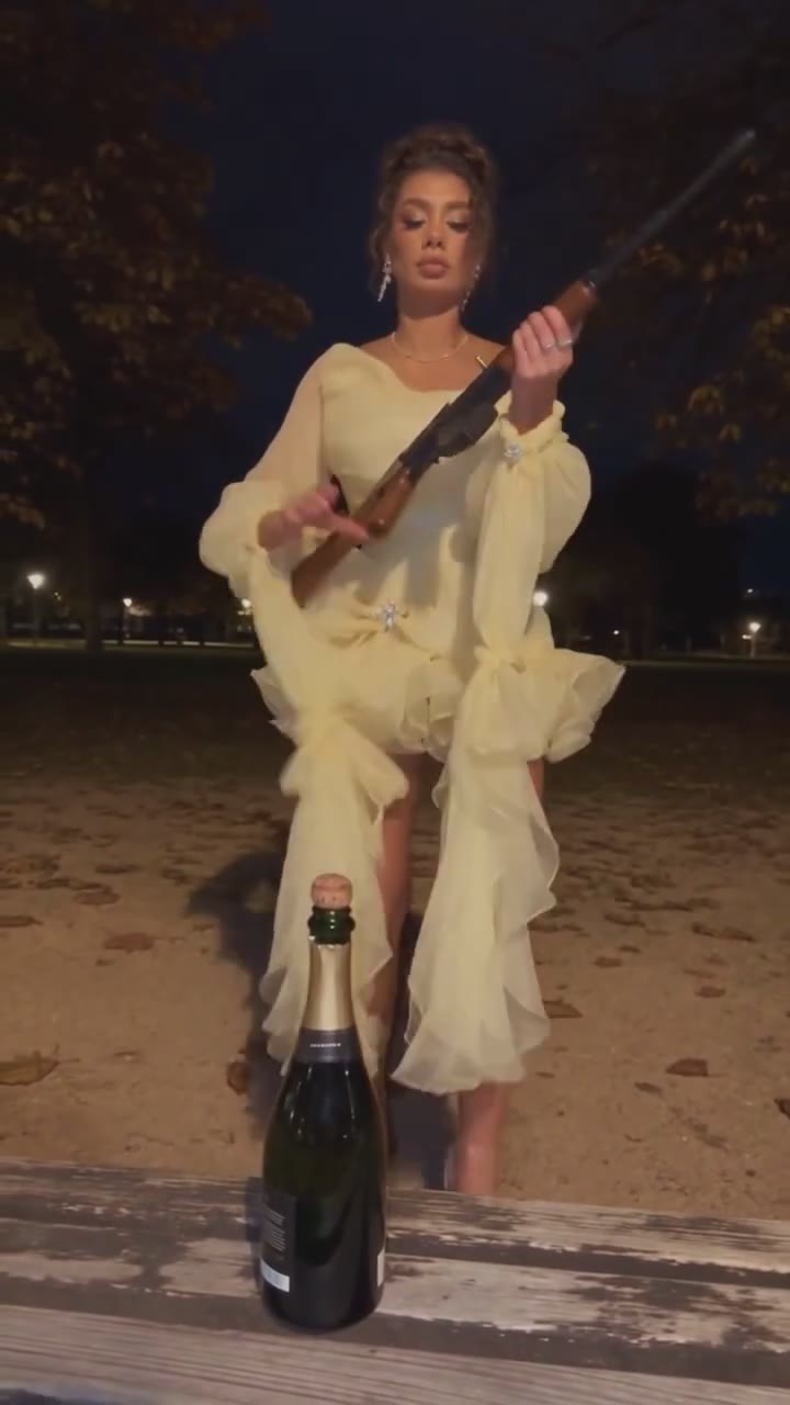 ترندِ جشنِ تولد در شب